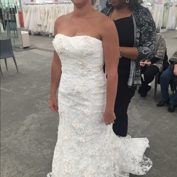 Wedding Dress - Picture 3 of 8